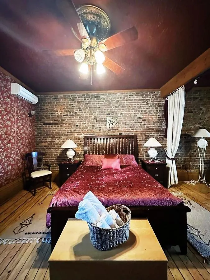 B&B Au Petit Roi Квебек 4*,  Канада