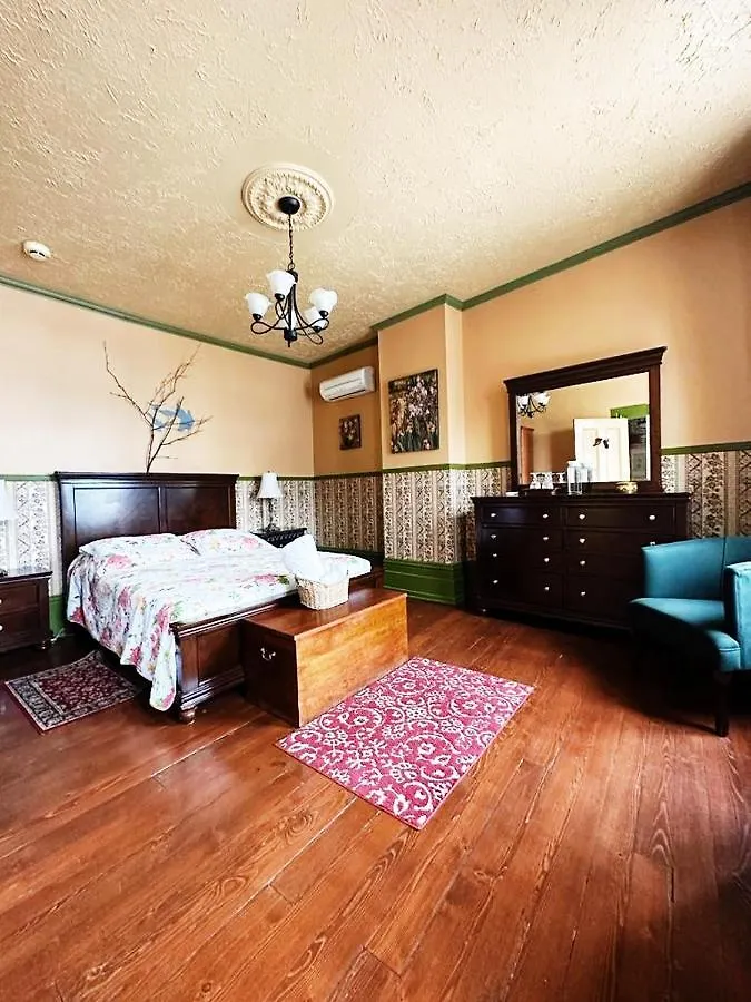 مدينة كويبيك B&B Au Petit Roi 4*, مدينة كويبيك كندا