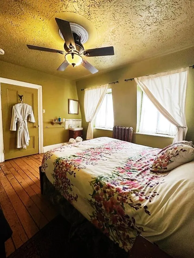 مدينة كويبيك B&B Au Petit Roi كندا