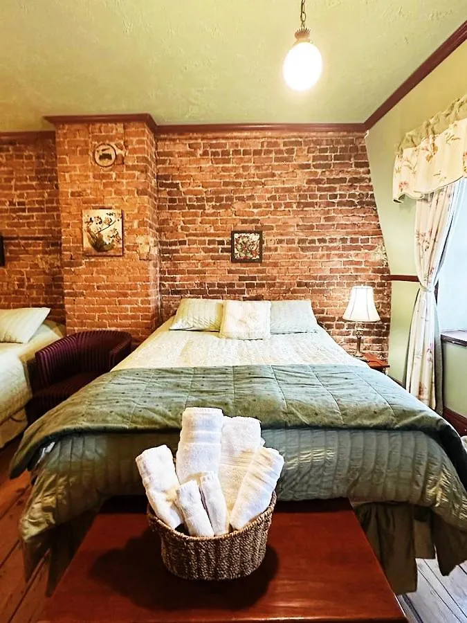 مدينة كويبيك B&B Au Petit Roi فندق مبيت وإفطار مدينة كويبيك